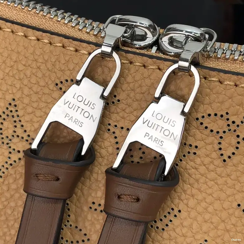 2112HT0005 LV Bag 0611